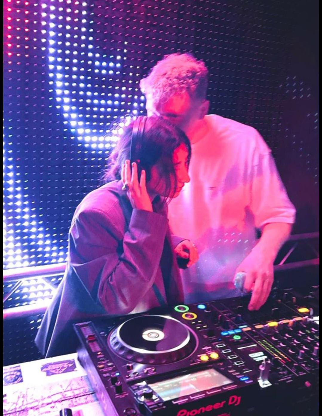 DJ on Hire for Events & Parties